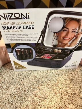 Nizoni Light-Up LED Makeup Case in black maybe dark navy